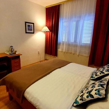 Adriasobe Hotell Vodice Exteriör bild