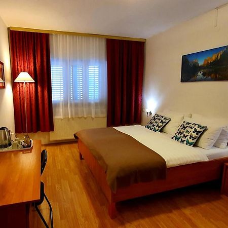 Adriasobe Hotell Vodice Exteriör bild