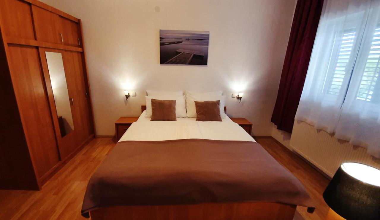 Adriasobe Hotell Vodice Exteriör bild