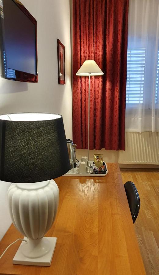 Adriasobe Hotell Vodice Exteriör bild