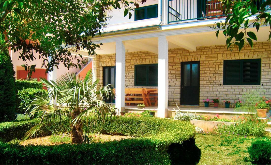 Adriasobe Hotell Vodice Exteriör bild