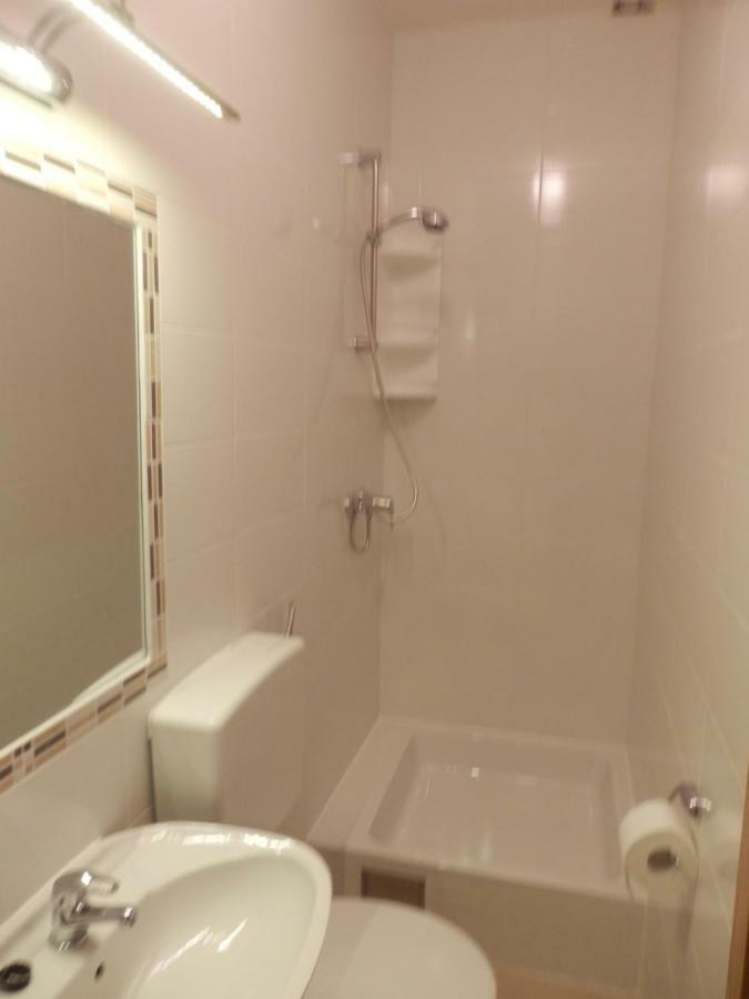 Adriasobe Hotell Vodice Exteriör bild